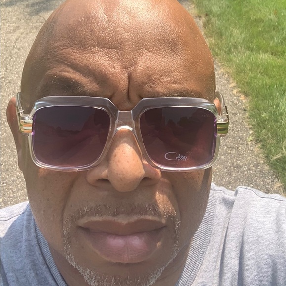 Meet your Posher, Andre - Picture 2 of 13